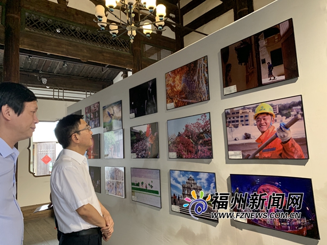 閩臺(tái)港澳職工書畫攝影聯(lián)展開幕