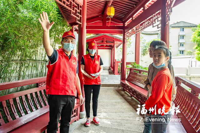 ?于山公園工作人員倡導文明旅游 熱心服務游客