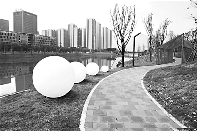 高新區輪船港濱水公園開放 高科技智慧設施驚艷游客