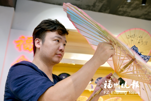 嚴(yán)磊：“復(fù)活”福州油紙傘