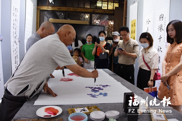 福州鼓樓區展出干部職工書畫作品