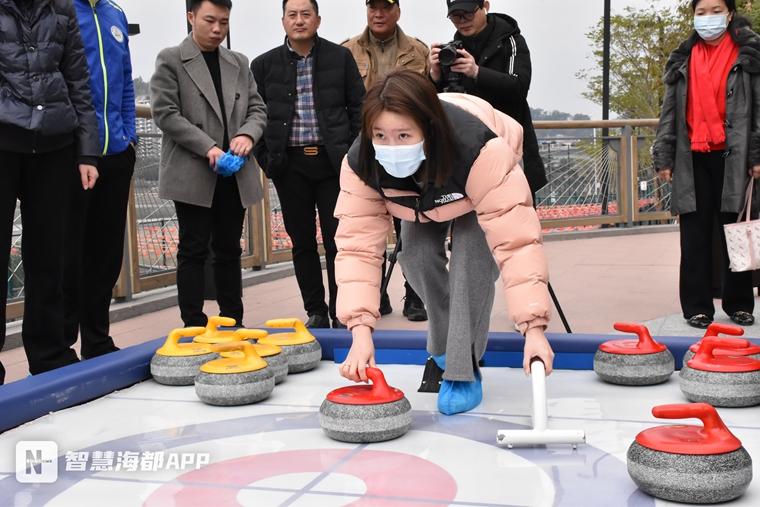 喜迎冬奧會，福州舉辦了場“冰雪嘉年華”