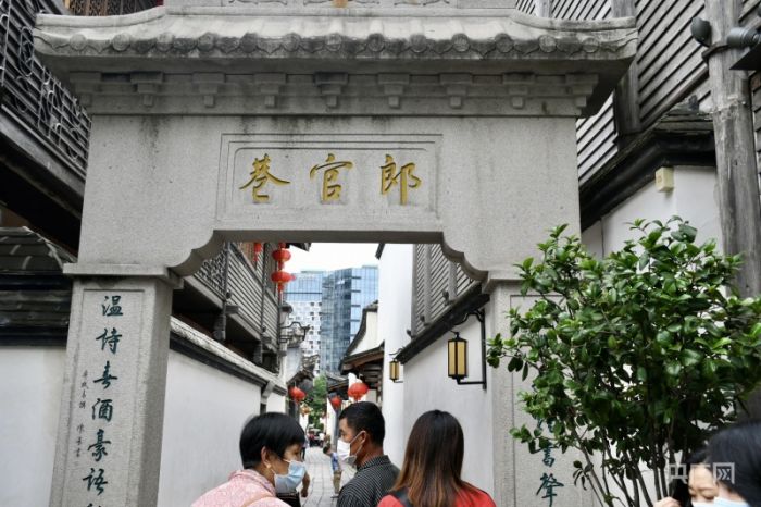 閩籍畫家從“青綠山水”中探見福州三坊七巷