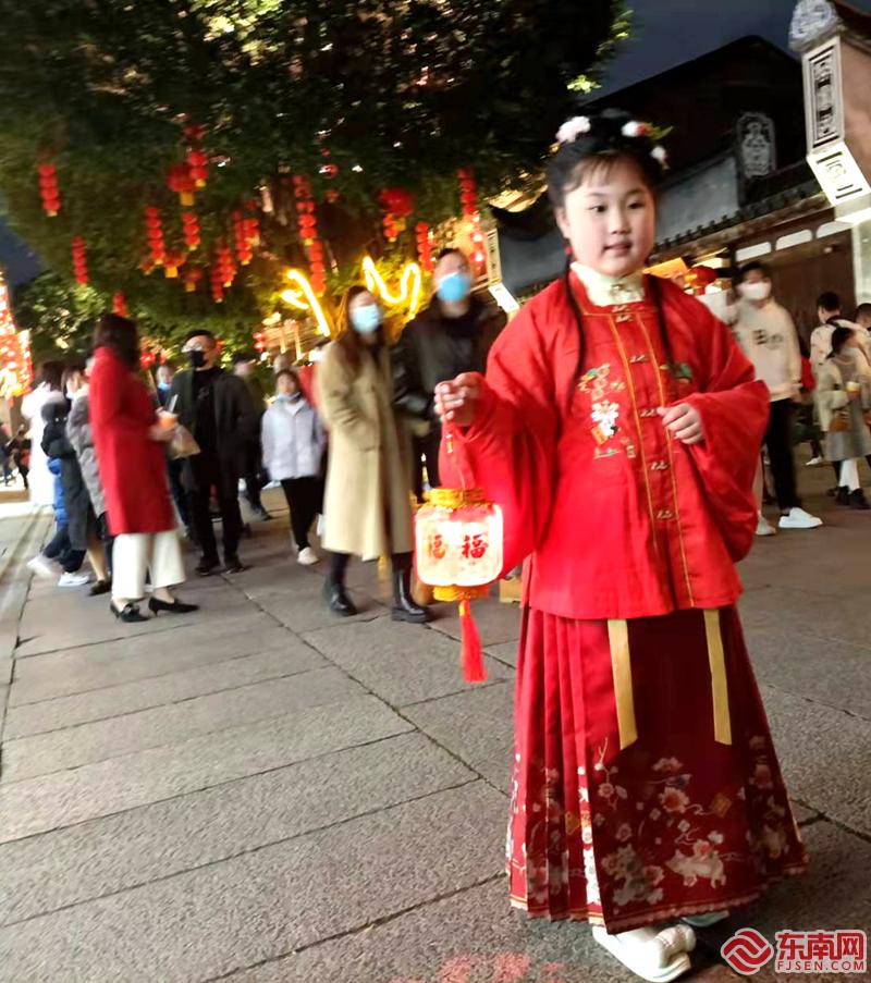 福州三坊七巷元宵互動燈會點亮