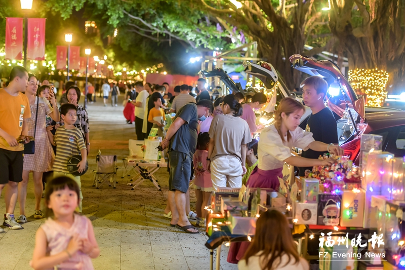 閩江之心”青年廣場 周末夜晚精彩多