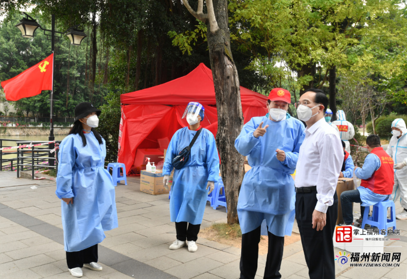 林寶金在城區調研檢查疫情防控工作并慰問一線人員