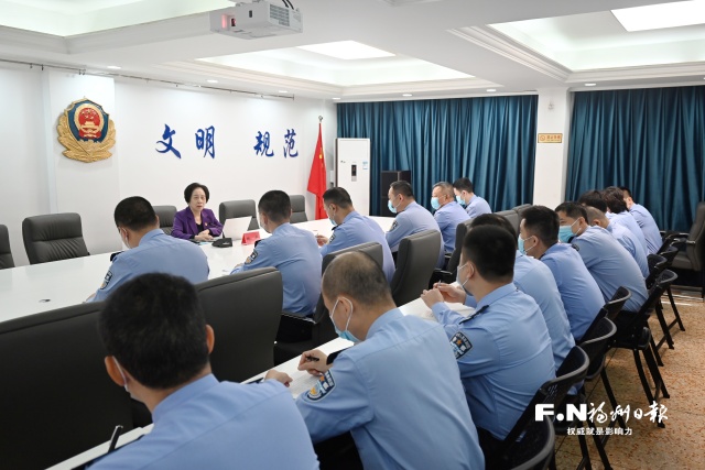 林丹赴東街派出所宣講黨的二十大精神