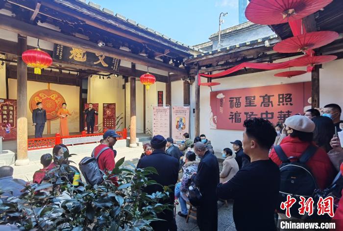“福見好戲” 鬧新春 國粹京劇快閃進景區