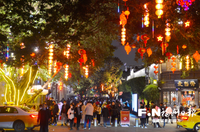 日觀花海，夜賞燈河！榕城市民福氣滿滿過春節(jié)