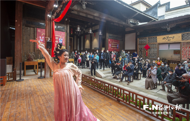 福州市非遺展示館新春系列活動精彩紛呈 古厝戲臺·傳統歌舞專場火熱開演