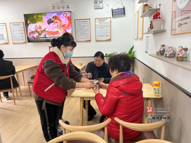 興園社區：巧手制花燈 歡樂迎元宵
