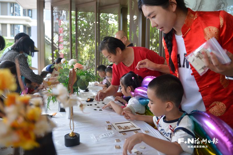 福州：“小小傳承人”體驗非遺拓印