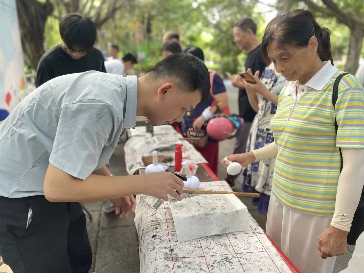 興園社區：閱啟新時代 送福進社區