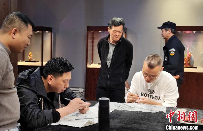 福州工藝美術創新設計“如意杯”大獎賽作品亮眼