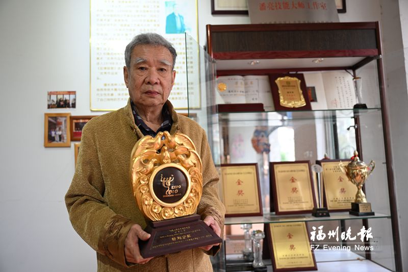 潘發(fā)清：鉆研木雕六十余年 化“朽木”為神奇