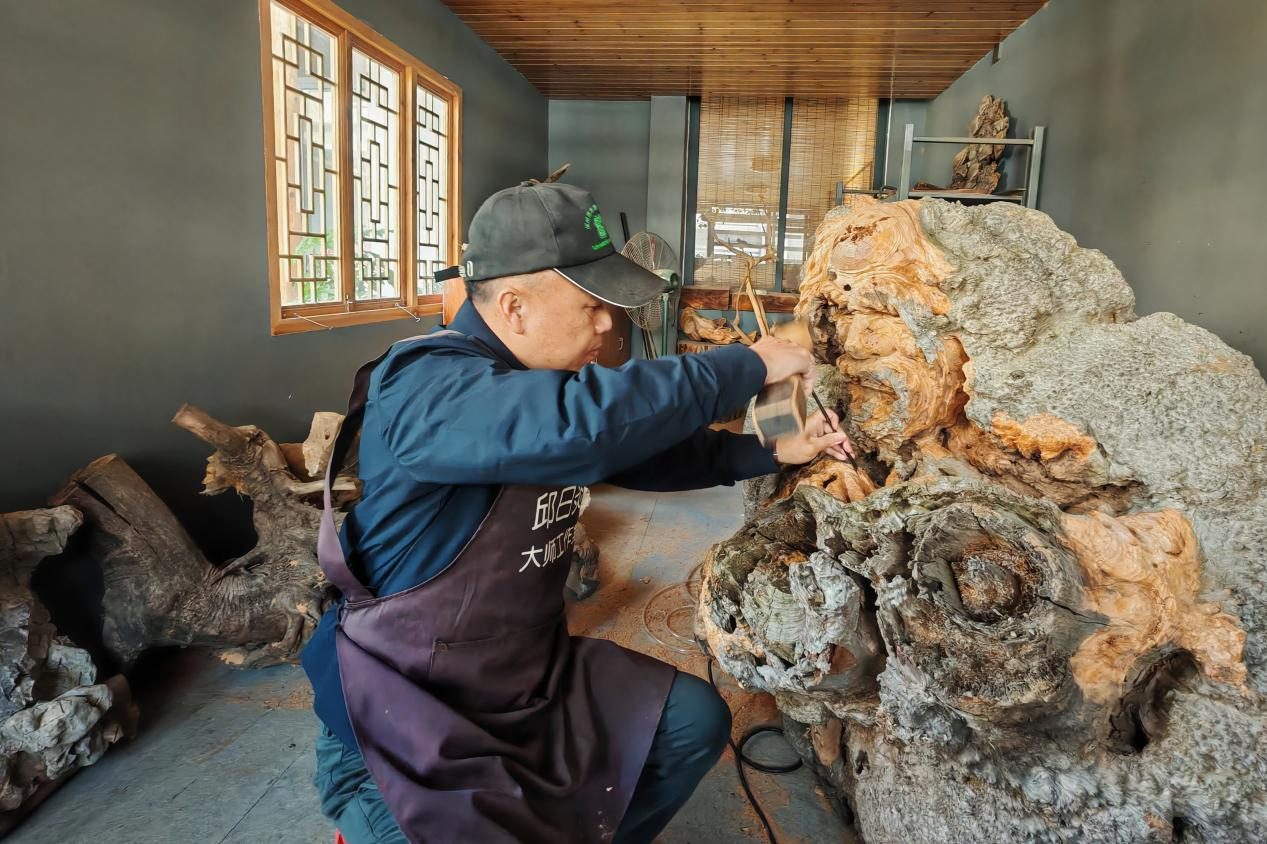 匠心獨運 木根雕藝術煥彩