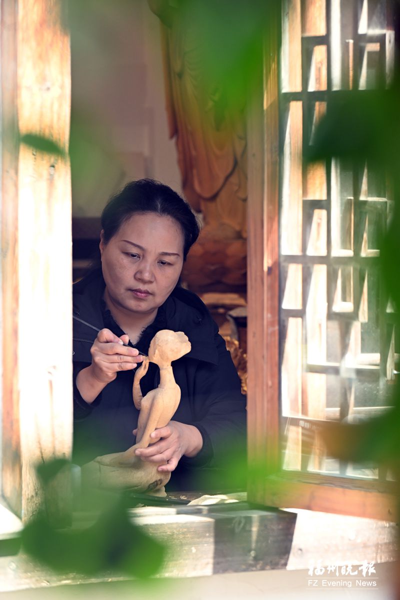 林秀敏：醉心傳承象園木雕技藝 讓福州元素“入木三分”