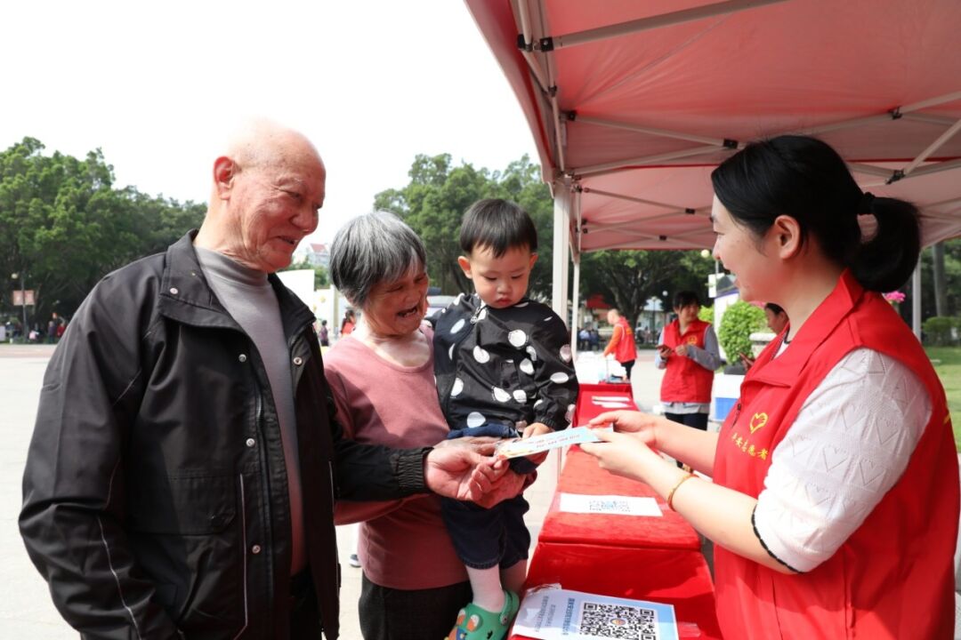 倉山區開展全民國家安全教育日宣傳教育活動啟動儀式暨“4·23”世界讀書日活動