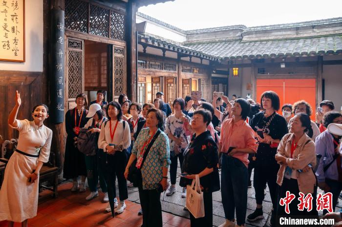 臺灣中華婦女會總會代表訪福州 兩岸姐妹情濃心融