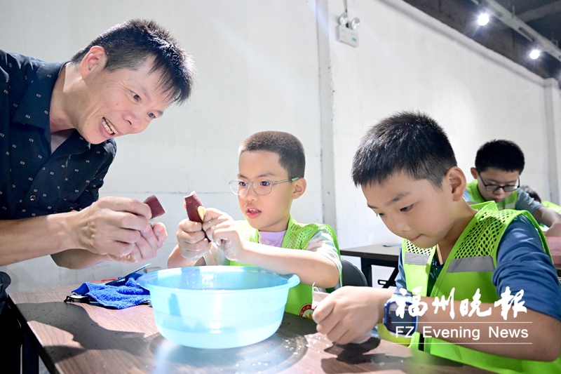 福州晚報寫作訓練營走進中國壽山石館