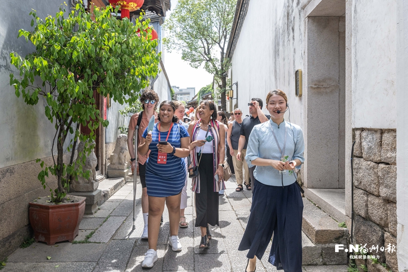 美國嘉賓走進三坊七巷、福州規劃館 沉浸式感受榕城的古今與未來