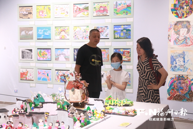 第十五屆海峽兩岸少兒美術大展首展在福州開展