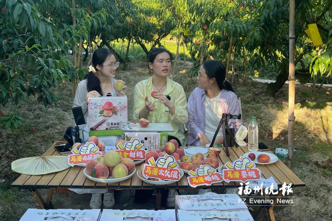福州年輕干部創作無厘頭短劇讓鄉村“嗨”起來