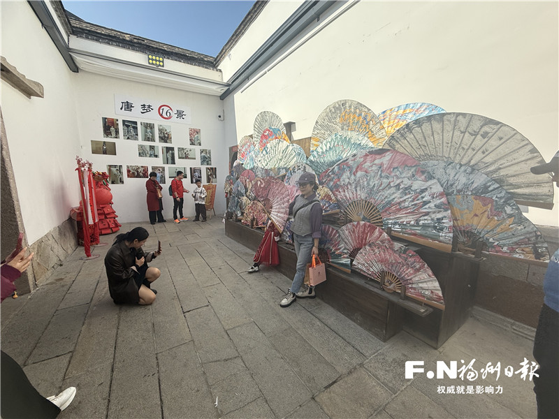 【網絡中國節·春節】VR+畫展坊巷游 “解鎖”新玩法