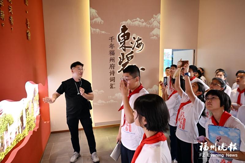 “行走”的思政課“走新”又“走心”
