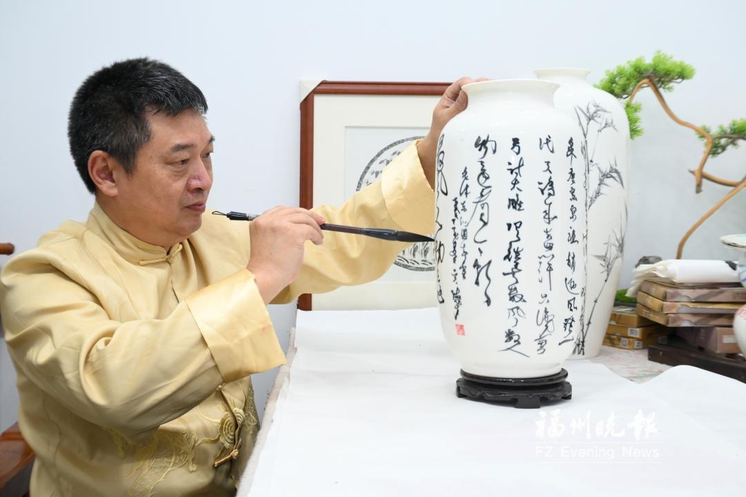 在藝術創作上獨辟蹊徑 吳德才：多才多藝繪人生