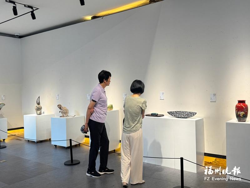 中國花釉陶瓷藝術作品展走進福州