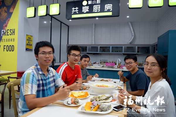 榕高校共享廚房中秋人氣爆棚　學生下廚制作美食