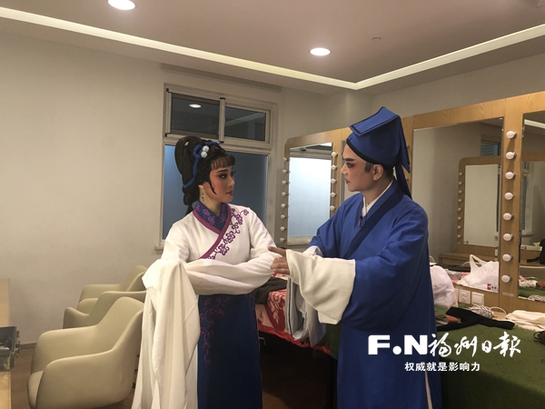 閩劇《紅裙記》昨獻(xiàn)演2019戲曲百戲（昆山）盛典